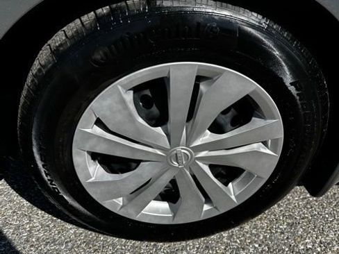 Used 2024 Nissan Versa S w/ Trunk Package image 10