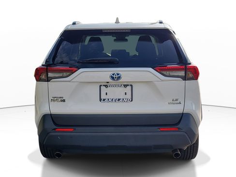 Used 2022 Toyota RAV4 LE AWD/4WD image 6