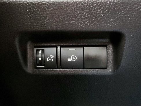 Used 2025 Toyota RAV4 LE image 32