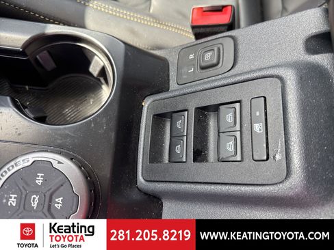 Used 2025 Ford Bronco Badlands image 18