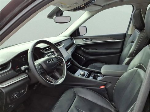 Used 2021 Jeep Grand Cherokee L Limited image 12