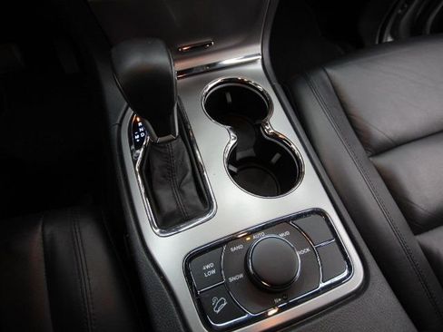 Used 2020 Jeep Grand Cherokee Limited image 26