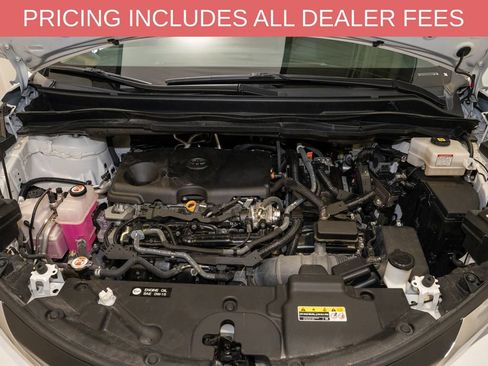 Used 2024 Toyota Sienna LE FWD image 18
