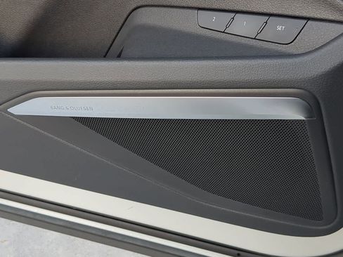 Used 2023 Audi e-tron S Premium Plus image 31