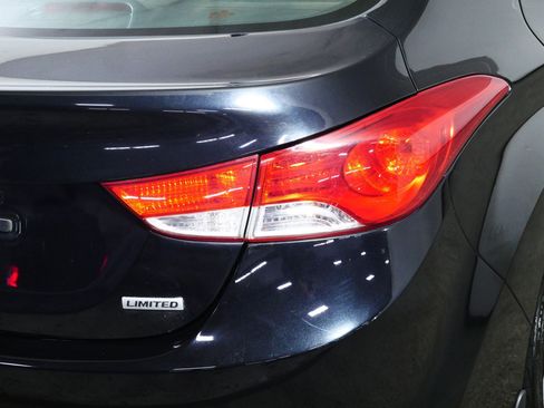 Used 2013 Hyundai Elantra Limited image 17