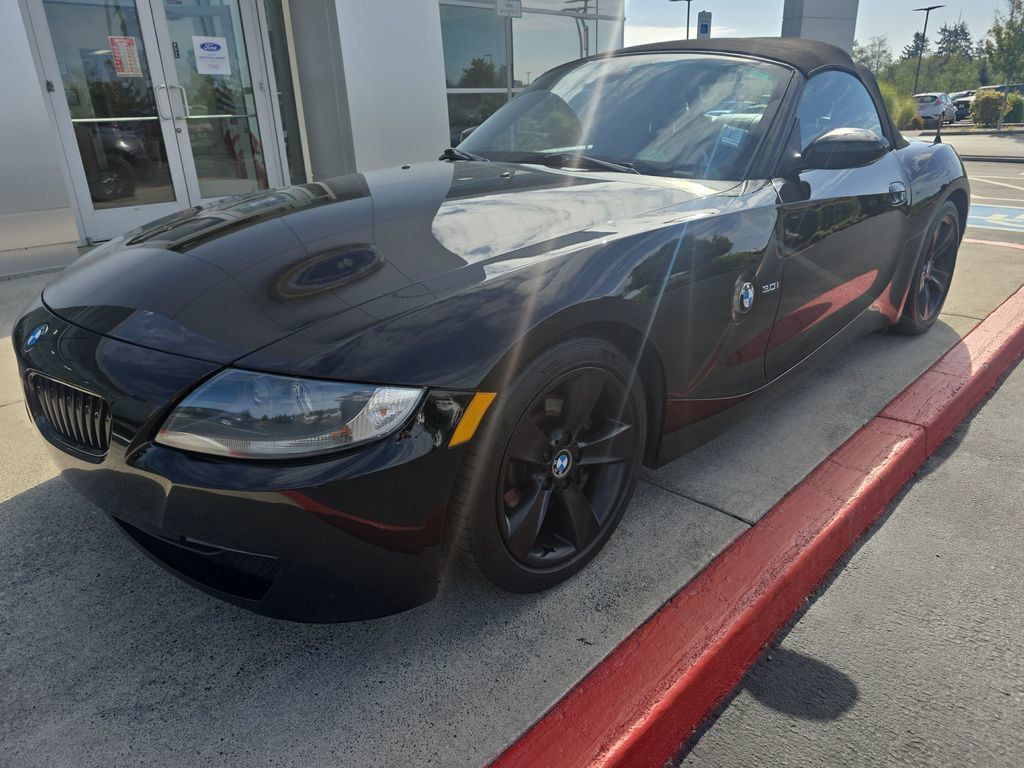 Used 2006 BMW Z4 3.0i RWD image 8