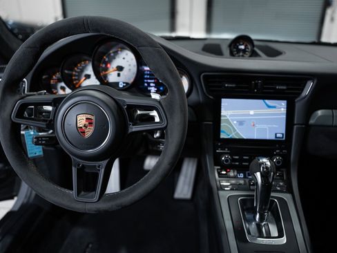Used 2018 Porsche 911 GT3 image 44