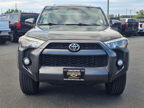Used 2015 Toyota 4Runner SR5 AWD/4WD image 8