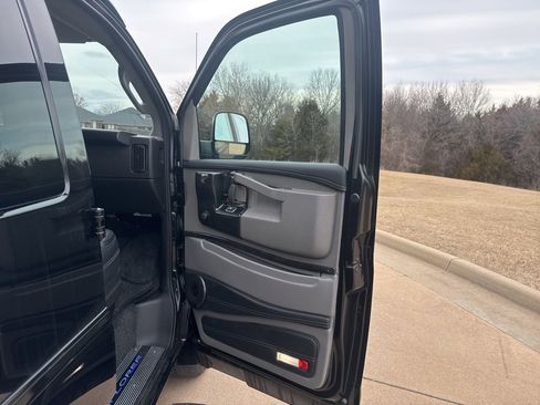 New 2025 GMC Savana 2500 Extended w/ Driver Convenience Package RWD image 35