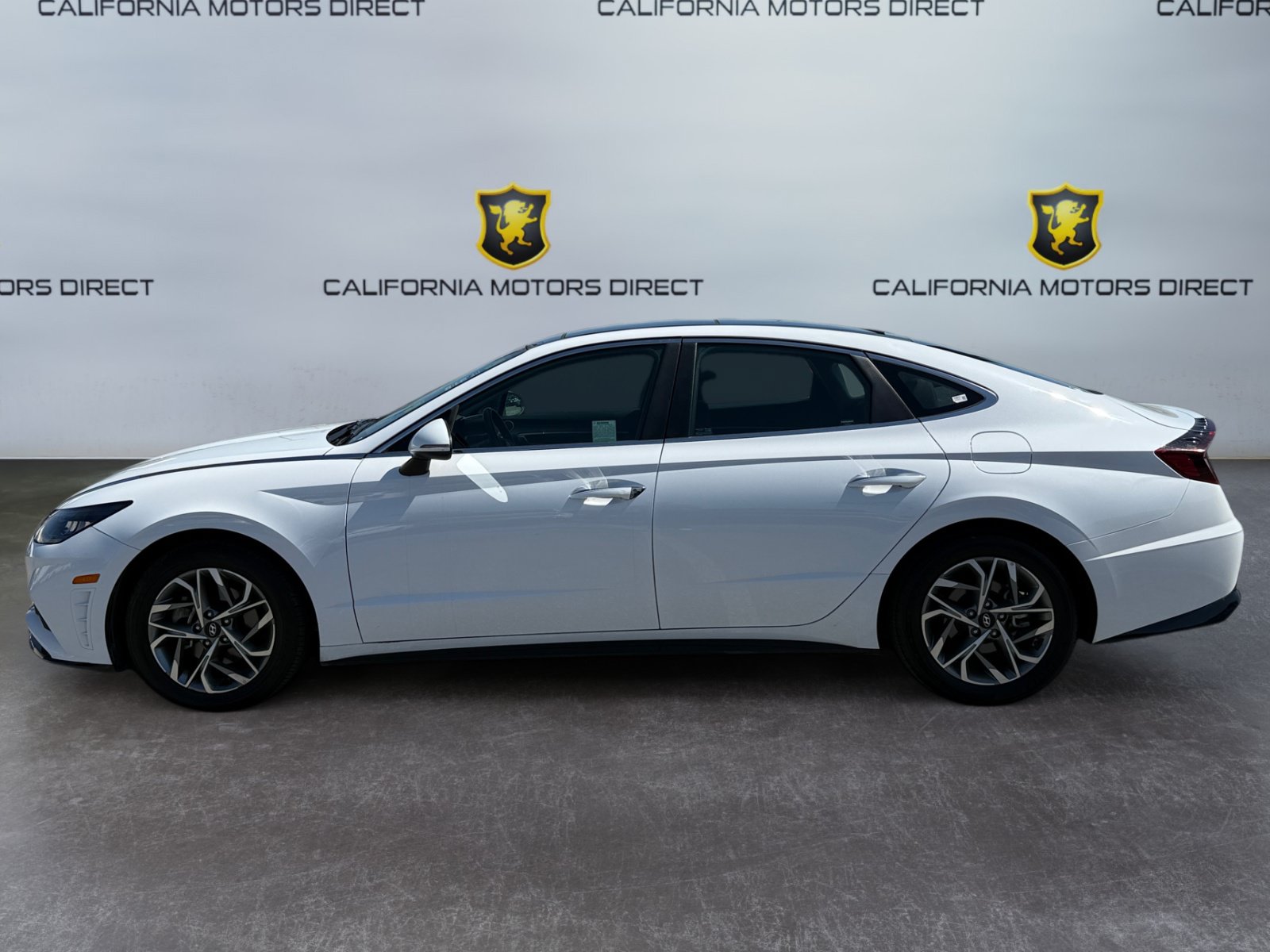 Used 2023 Hyundai Sonata SEL w/ Convenience Package FWD image 2
