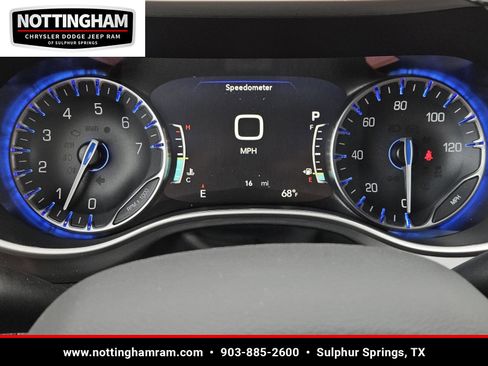 New 2026 Chrysler Pacifica Select image 18