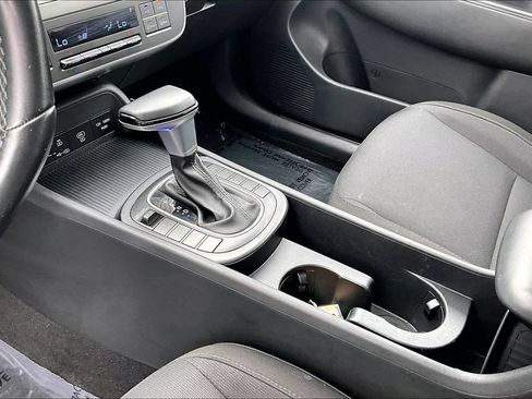 Certified 2024 Hyundai Kona SEL AWD/4WD image 10