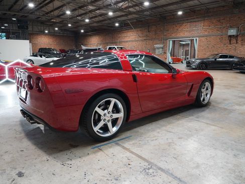 Used 2005 Chevrolet Corvette Coupe w/ Preferred Equipment Group RWD image 15