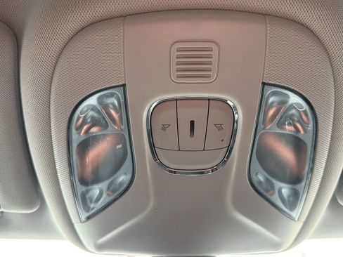 Used 2018 Jeep Compass Latitude w/ Popular Equipment Group AWD/4WD image 22