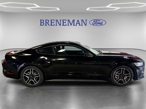 Used 2016 Ford Mustang Coupe RWD image 4