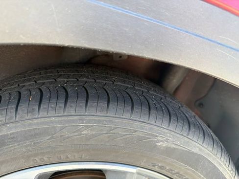 Used 2024 Hyundai Venue SEL FWD image 11