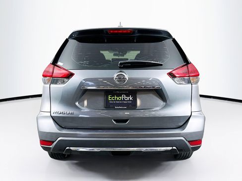 Used 2020 Nissan Rogue S FWD image 7