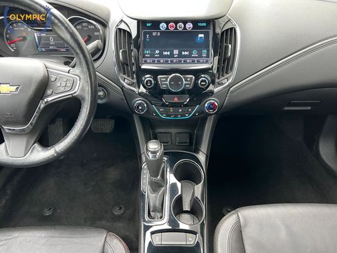 Used 2017 Chevrolet Cruze Premier FWD image 28