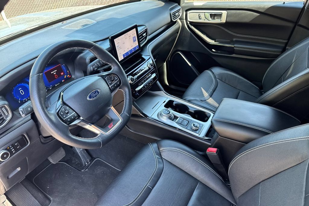 Used 2023 Ford Explorer ST w/ Equipment Group 401A AWD/4WD image 4