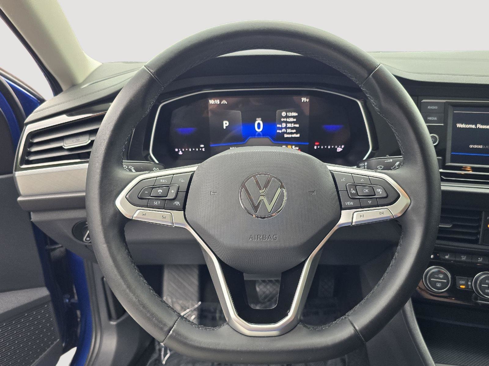 Used 2024 Volkswagen Jetta SE w/ Panoramic Sunroof Package FWD image 7