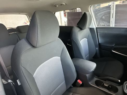 Used 2025 Kia Soul LX w/ LX Technology Package FWD image 27