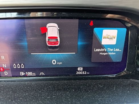 Used 2024 Volkswagen Atlas Cross Sport SE FWD image 2