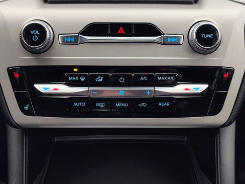 Used 2023 Ford Explorer XLT w/ Equipment Group 202A image 36