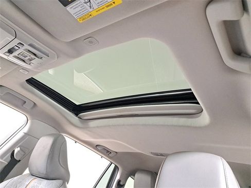 Used 2023 Toyota Highlander Bronze Edition image 22