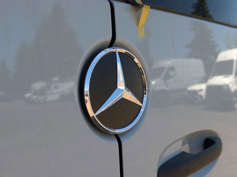 New 2025 Mercedes-Benz Sprinter 2500 image 21