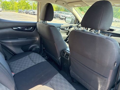 Used 2018 Nissan Rogue Sport SV AWD/4WD image 27