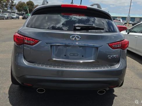 Used 2017 INFINITI QX70 2WD w/ Premium Package image 4