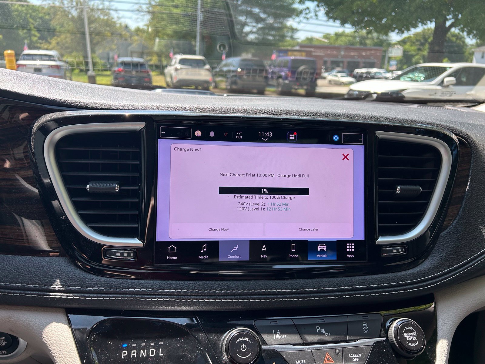 Used 2023 Chrysler Pacifica Limited w/ Uconnect Theater Family Group FWD image 19
