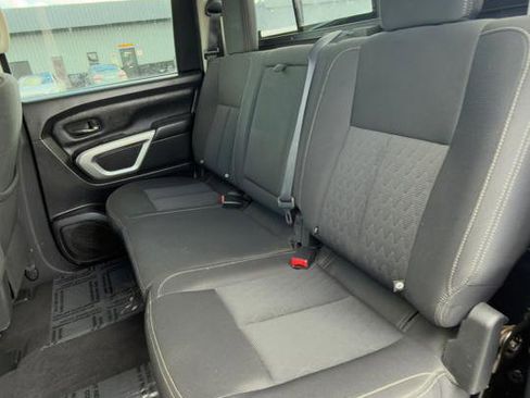Used 2018 Nissan Titan SV AWD/4WD image 35