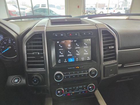 Used 2018 Ford Expedition Max Platinum image 27