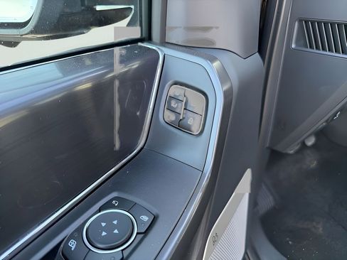 Used 2024 Ford F150 Lariat image 15