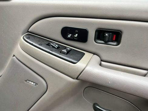 Used 2005 Chevrolet Avalanche Z66 w/ Preferred Equipment Group image 17