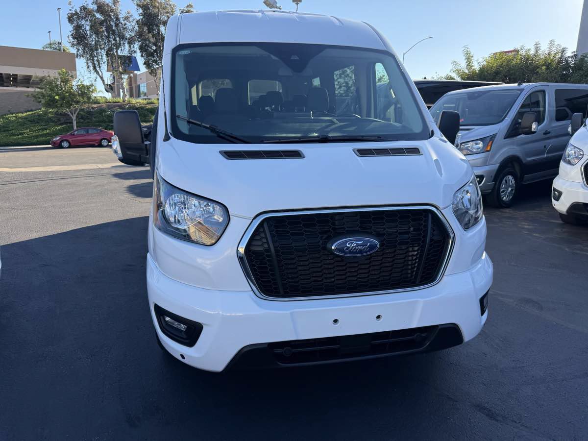 Used 2024 Ford Transit 350 XLT RWD image 4