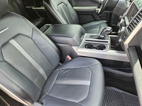 Used 2018 Ford F150 Platinum w/ Equipment Group 701A Luxury AWD/4WD image 15