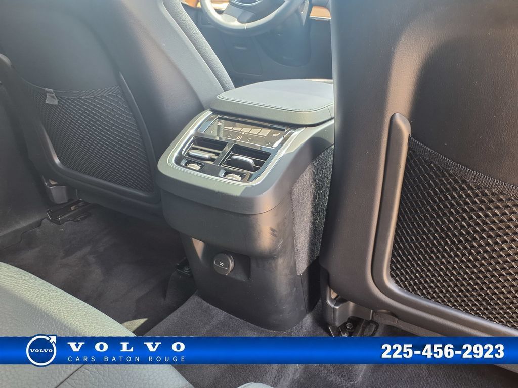 Certified 2024 Volvo XC90 B5 Plus w/ Protection Package Premier AWD/4WD image 25