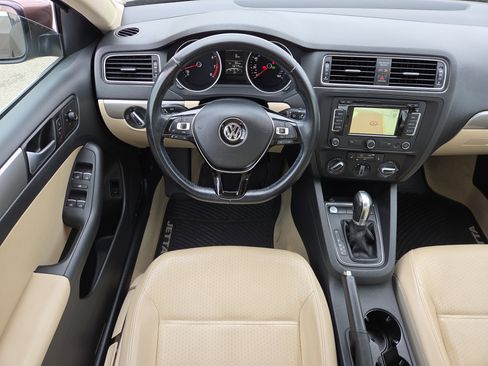 Used 2015 Volkswagen Jetta SE image 12