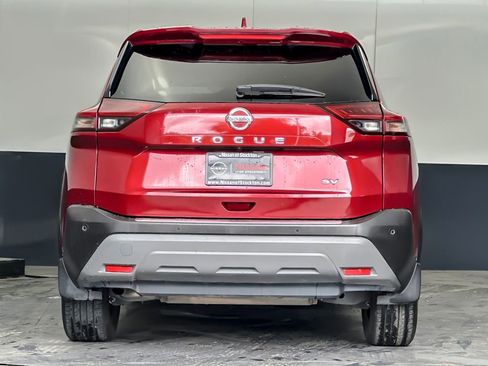 Used 2021 Nissan Rogue SV FWD image 4