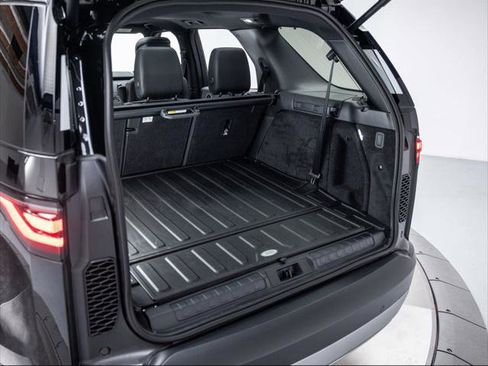 New 2025 Land Rover Discovery S image 35