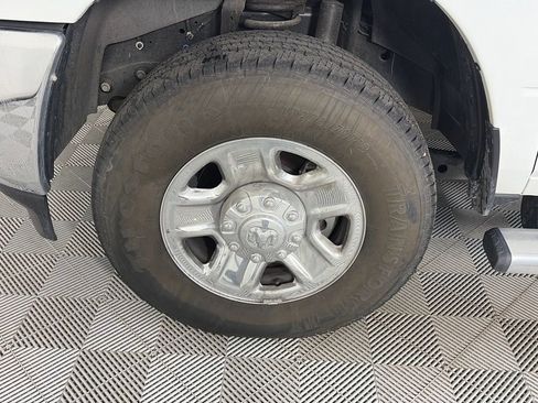 Used 2024 RAM 3500 Tradesman w/ Chrome Appearance Group AWD/4WD image 8