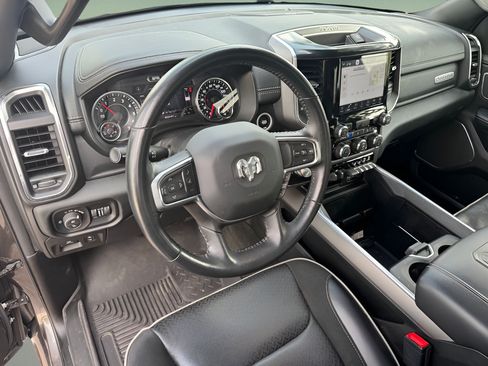 Used 2022 RAM 1500 Laramie AWD/4WD image 18