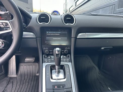 Certified 2025 Porsche 718 Cayman image 23