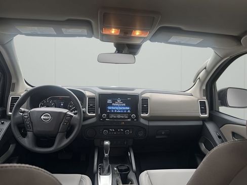 Used 2022 Nissan Frontier SV image 22