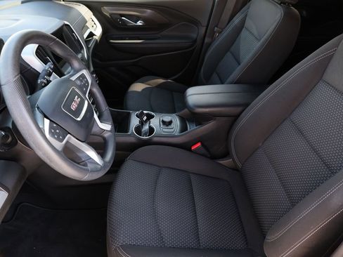 Used 2023 GMC Terrain SLE image 9