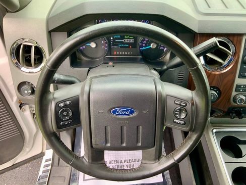 Used 2011 Ford F250 Lariat w/ Chrome Pkg AWD/4WD image 19