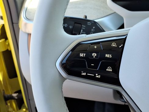 New 2025 Volkswagen ID. Buzz 1st Edition AWD/4WD image 19