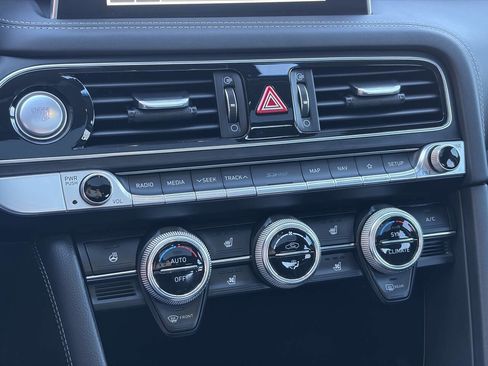 Used 2021 Genesis G70 3.3T image 37